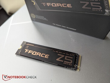 T-Force con adesivo in grafene allegato