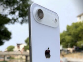 L'iPhone 17 Air potrebbe offrire la ricarica MagSafe e un accessorio di espansione della batteria opzionale. (Fonte: Majin Bu)