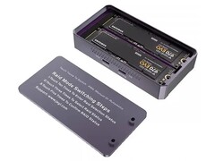 JEYI 586R: Contenitore per due SSD veloci.