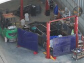Le riprese del drone che sorvola il Tesla Cybertruck confermano che i crash test sono almeno in parte in corso. (Fonte: @JoeTegtmeyer su X)