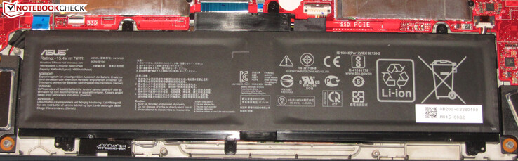 La batteria ha una capacità di 76 Wh