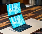 Il Lenovo Yoga Book 9i ha fatto notizia sia in positivo che in negativo nel 2023, e ora sono trapelate le prime immagini del suo successore di 9ª generazione.