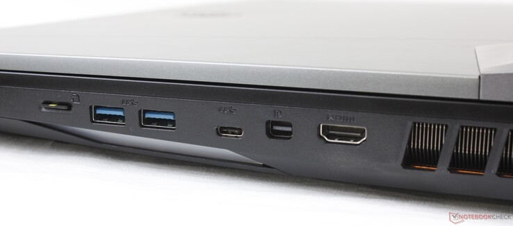 Lato destro: lettore MicroSD, 2x USB-A Gen. 2, USB-C Gen. 2, mini-DisplayPort 1.4, HDMI 2.0