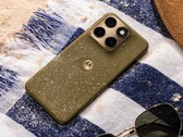 Il Motorola Edge 2026 ha un retro accattivante con una superficie in tessuto.