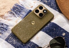 Il Motorola Edge 2026 ha un retro accattivante con una superficie in tessuto.