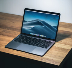 Si dice che il MacBook Air di quest&#039;anno avrà uno chassis ridisegnato e un SoC Apple M2. (Fonte: Howard Bouchevereau)