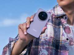 La configurazione top-end del telefono ha un prezzo inferiore a 1.019 dollari. Nella foto: un'immagine promozionale di X300. (Fonte: Vivo)