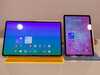 Il Galaxy Tab S11 Ultra accanto al Tab S11 (fonte: Daniel Schmidt)