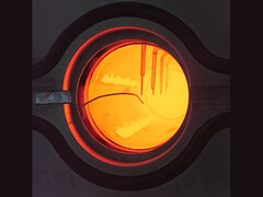 Un po' di luce solare dovrebbe essere sufficiente per generare temperature simili a quelle di un altoforno. (Immagine: Cell Press/Device)