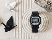 Il Casio G-Shock DW-5600RGM-1 è uno dei due orologi con tema origami