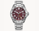 Il Citizen Promaster Land GMT BJ7150-50W, raffigurato su uno sfondo bianco sporco. (Fonte: Citizen US)