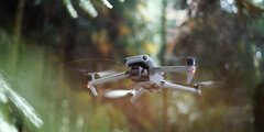 La serie DJI Mini 3 potrebbe arrivare prima della fine del mese, Mavic 3 Cine nella foto. (Fonte: DJI)