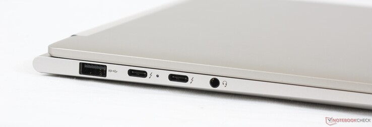 A sinistra: USB-A 3.2. 2, 2x Thunderbolt 4 con DP e PD, 3,5 mm di audio combinato