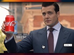 Gabriel Macht nel ruolo di Harvey Specter tiene in mano una lattina di Coca-Cola in una scena utilizzata per dimostrare il product placement generato dall'AI di Halftime (Fonte immagine: @xai via X, ex Twitter)