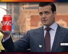 Gabriel Macht nel ruolo di Harvey Specter tiene in mano una lattina di Coca-Cola in una scena utilizzata per dimostrare il product placement generato dall'AI di Halftime (Fonte immagine: @xai via X, ex Twitter)