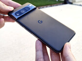 Il Pixel 8 Pro resiste egregiamente alle cadute e ai graffi. (Fonte: PBKreviews)