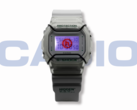 L'orologio Casio G-Shock x Hidden NY DW5600HDN257 (nella foto) ha un logo personalizzato che si illumina di arancione attraverso la retroilluminazione a LED. (Fonte: Casio)