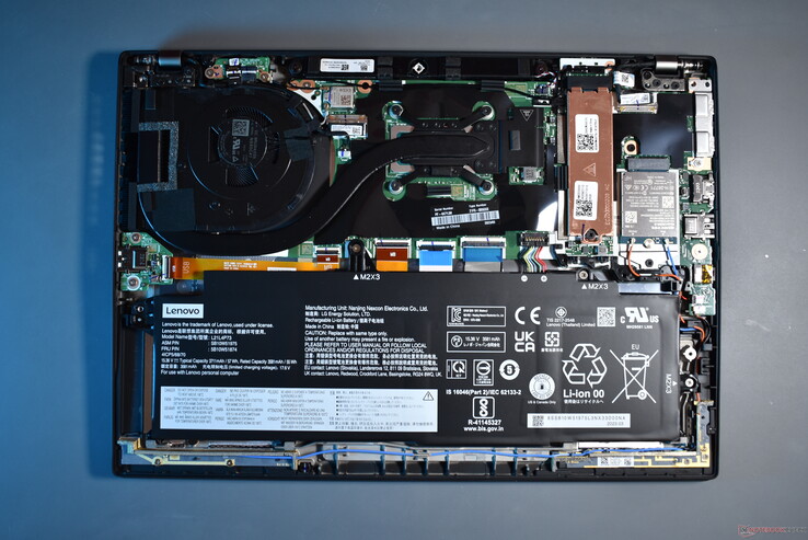 Lenovo ThinkPad T14 Gen 4: interno