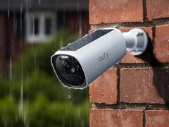 La eufyCam E40 di Anker (nella foto) con pannello solare è stata lanciata in Europa. (Fonte: eufy)