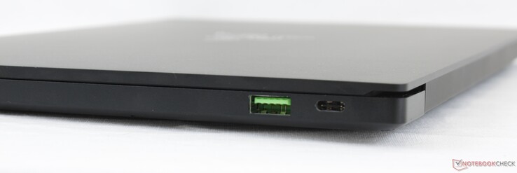 A destra: USB Type-A 3.1, Thunderbolt 4