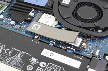 Slot SSD M.2 2280 PCIe4 x4 occupato. Il sistema può supportare fino a due unità di archiviazione