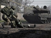 WARDOGS combina battaglie su larga scala con veicoli, ambienti distruttibili e la costruzione di basi.