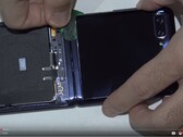 Pochi istanti prima della rimozione della cover
