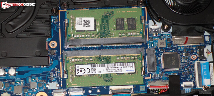 La RAM (DDR4-3200, 2x 8 GB, max. 64 GB) funziona in modalità dual-channel.