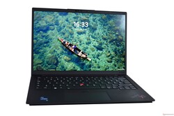 In recensione: Lenovo ThinkPad X1 Carbon G10, campione di prova fornito da Lenovo Germania