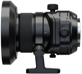 Il GF30mmF5.6 T/S con paraluce e attacco per treppiede (Fonte: Fujifilm)