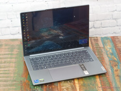 Il Lenovo Yoga Slim 7i Pro - fornito da Lenovo