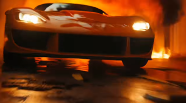 Un'immagine dal video di un'auto che corre su una strada infuocata, generato da Vidu 1.5 (Fonte immagine: Vidu)