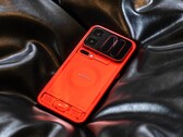 Lo Xiaomi 18 Pro (Max) in versione globale non sarà disponibile in un'edizione rosso trasparente in Europa, ma puoi aspettarti una diversa tonalità di rosso.