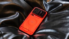 Lo Xiaomi 18 Pro (Max) in versione globale non sarà disponibile in un'edizione rosso trasparente in Europa, ma puoi aspettarti una diversa tonalità di rosso.