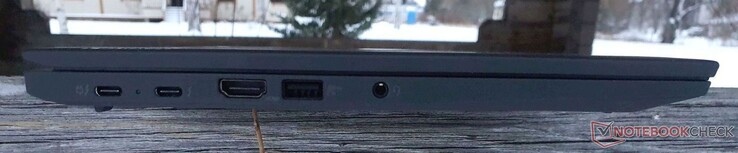A sinistra: 2x Thunderbolt 4, HDMI 2.0b, USB-A 3.2 Gen 1, jack audio