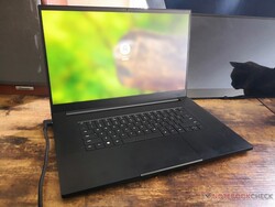 Nella recensione: Razer Blade 17 2022. Unità di prova fornita da Razer