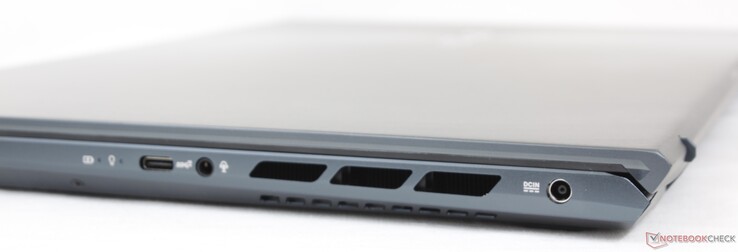 A destra: USB-C 3.2 Gen. 2, cuffie da 3,5 mm, adattatore AC