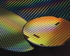 TSMC punta ad un'espansione record con nove nuovi impianti nel 2025. Nella foto: Un wafer di silicio prodotto da TSMC (Fonte: TSMC)