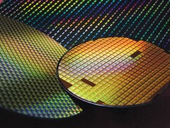 TSMC punta ad un&#039;espansione record con nove nuovi impianti nel 2025. Nella foto: Un wafer di silicio prodotto da TSMC (Fonte: TSMC)