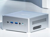 Il case è leggermente più alto per ospitare il sistema di raffreddamento migliorato. (Fonte: Minisforum)