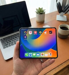 Rendering generato dell'iPhone pieghevole in base alle fughe di notizie.