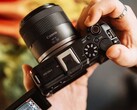 Si dice che l'aspetto di Canon EOS R6 V sia simile a quello dell'EOS R50 V raffigurato.