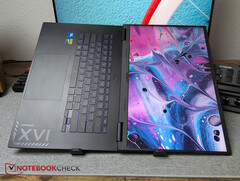 Vista frontale del computer portatile Gigabyte Gaming A16 Pro GA6DH con display aperto e tastiera visibile