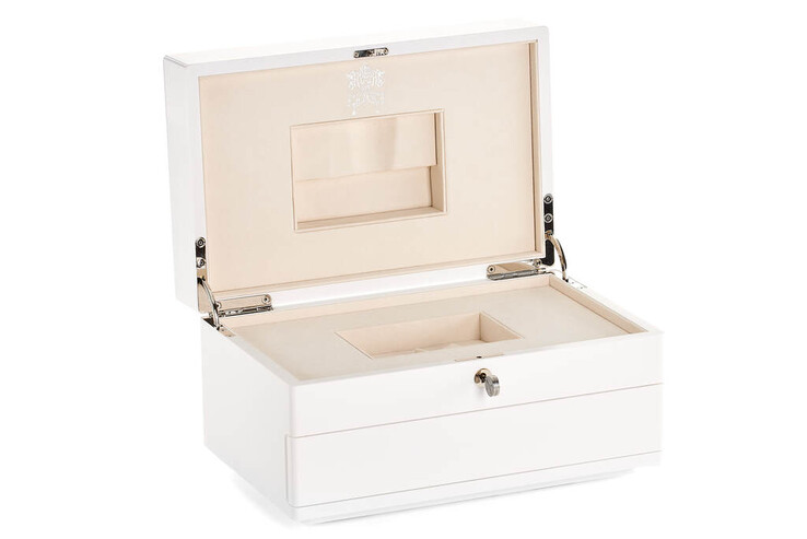Il kit M-A di Leica 'Papa Francesco' viene fornito con un'esclusiva scatola di presentazione e una chiave. (Fonte: Leica)