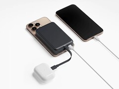 La Xiaomi 33W Magnetic Power Bank 10000 con cavo integrato è ora disponibile nel Regno Unito. (Fonte: Xiaomi)