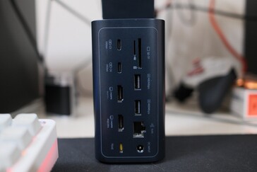 La gamma completa di porte posteriori del Baseus Spacemate RD1 Pro.