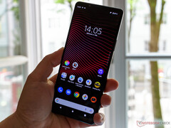 L&#039;Xperia 1 IV ha una batteria più grande e un display più luminoso dell&#039;Xperia 1 III, tra gli altri cambiamenti. (Fonte: NotebookCheck)