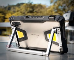 Ulefone Armor Pad 5 Ultra è più pesante di molti computer portatili. (Fonte: GSMArena)