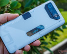 Il ROG Phone 7 Ultimate potrebbe presto essere sostituito da un successore alimentato da Snapdragon 8 Gen 3. (Fonte: Notebookcheck)