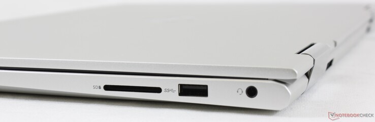 A destra: Lettore SD, USB-A 3.2 Gen. 1, 3,5 mm combo audio